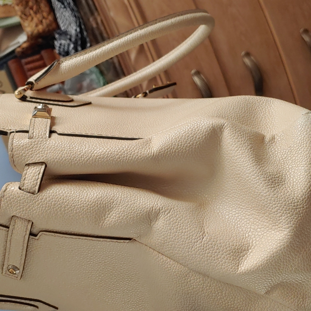 Henri Bendel NEW YORK Carlyle Style Satchel. - Picture 13 of 14